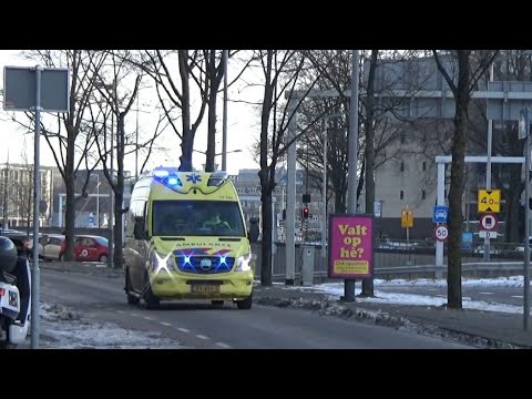 Ambulance 13105 met Mondkapje Naar een Onbekend ziekenhuis in Amsterdam