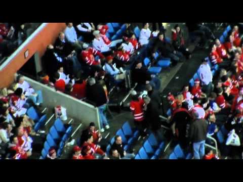 They're leaving! Canada 3-5 Russia. 05/01/2011
