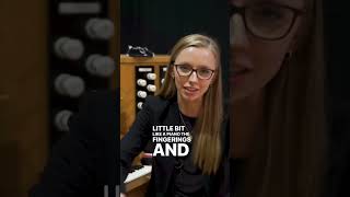 Download lagu An organ is just like a piano, right? @AnnaLapwoodOrgan explains how organs work. mp3