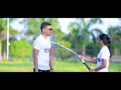 Wedding Photographer portfolio by V-click Studio Photo And Film Production in Aurangabad - Photo 0