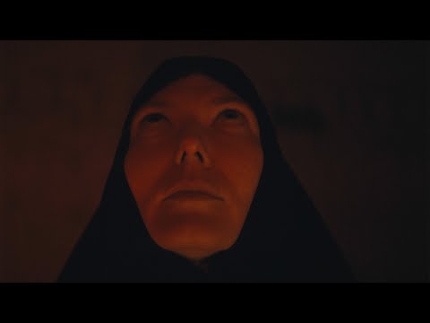 Pari Eskandari - Chador [False Idols]