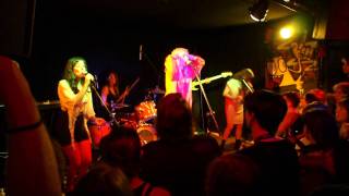 Austra - Young &amp; Gay LIVE HD 18.06.2011