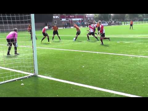 23 aug 2014 PVCV B1 - VV De Meern B1 bkr 0-9 Goede redding David
