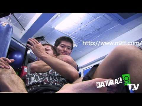 チョークスリーパーの決め方 – 美木航のはじめての総合格闘技