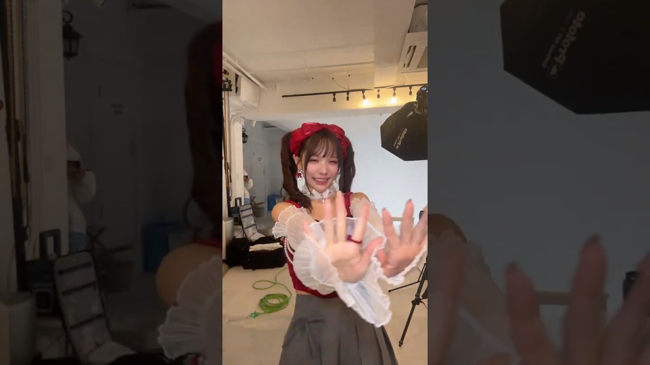 みくみくビーム꜀(  ꜆-⩊-)꜆‎𖤐 👁/ RoseBerry