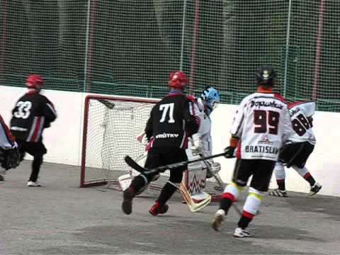 LG AZhokej Bratislava - Impozant Kometa Vrútky 3:2 (2:1,1:0, 0:1)