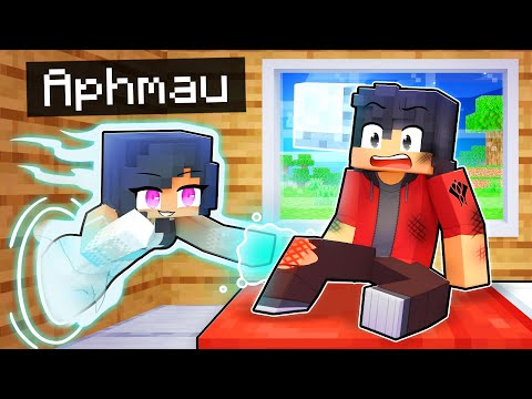 Playing Minecraft as a PROTECTIVE Ghost!
