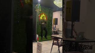 Download lagu Restaurant live karaoke mp3