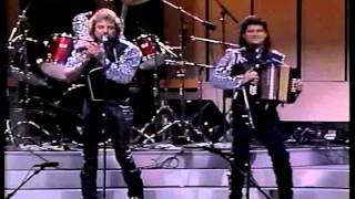 SOY COMO SOY   MAZZ live)