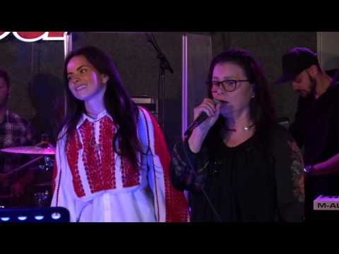 INNA canta cu mama ei - Canta cucu-n Bucovina feat. Nicoleta Nuca & Lori Ciobotaru