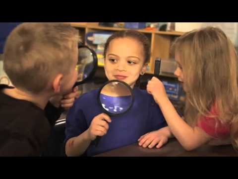 Super Fab Lab! - Magnification Observation - Sid The Science Kid - The Jim Henson Company