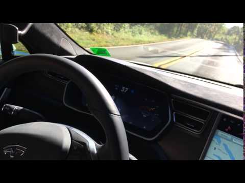 Tesla : les dangers du mode autopilote