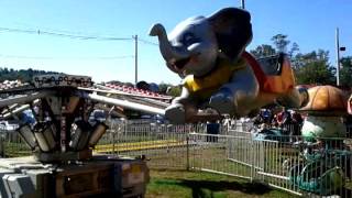 preview picture of video 'Flying elephants ar Topsfield Fair 2011'