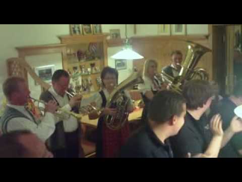 Wacker Burghausen - Kickers Emden (Blue Sharks zu Gast im Inntalhof)