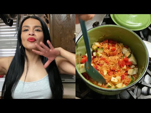 How to make sopa de fideo with calabasitas