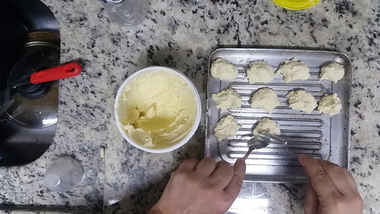 Pão de queijo em Balde Camoleis.