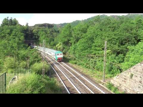 PILOTA UIC-X IN TESTA AL REGIONALE SBUCA DALLA GALLERIA A CAMPOMRONE (GE) 7 - 6 - 2018