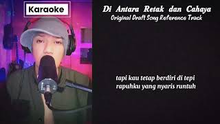 Download lagu Di Antara Retak dan Cahaya (Karaoke) mp3 Download lagu Di Antara Retak dan Cahaya (Karaoke) mp3