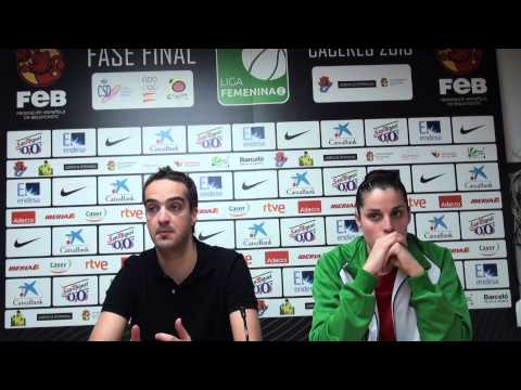 Fase de Ascenso 2013. Día 1. Rueda de prensa GDKO Ibaizabal. Iñigo Sáinz-Trápaga y Ana Román