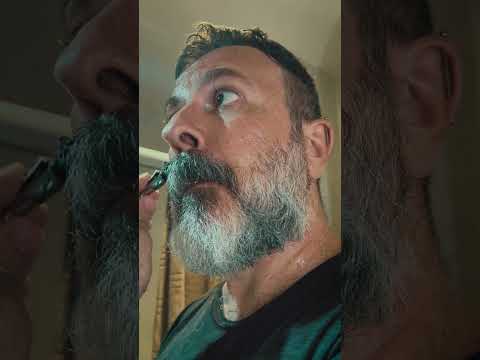 Rotina Rápida pra Cuidar da Barba em Casa