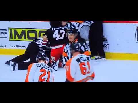 Lepine qui s'amuse avec Paquette