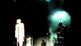 Luz Casal-Un ramo de flores