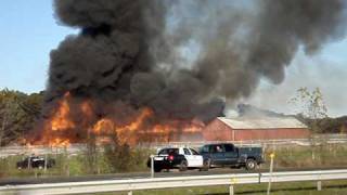 preview picture of video 'Windsor Locks, CT. Barn Fire 2009, video 1 of 3'