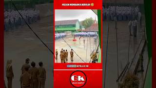 Download lagu THIS IS WHAT IT'S LIKE WHEN STUDENTS ARE DURING A SCHOOL CEREMONY AND IT SUDDENLY RAINS #shortvid... mp3