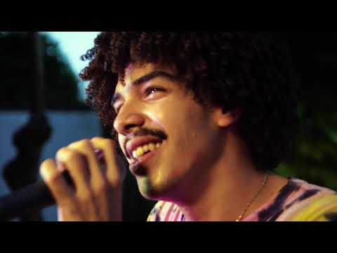 Léo da Bodega part AkZinho em Live Show da Mixtape