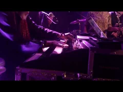 The Jazzinvaders ft. Dr Lonnie Smith live @ Dolhuis Dordrecht 15-05-'13 HD