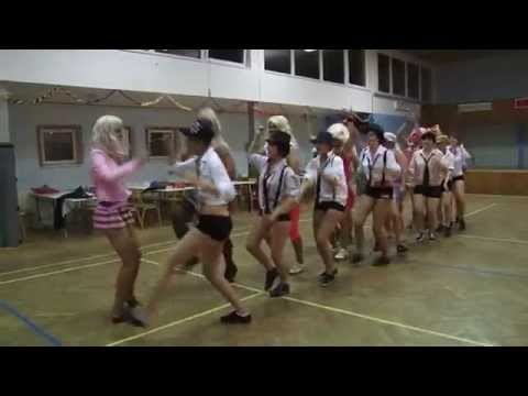 Hody Křepice 2012 - příprava před půlnocí