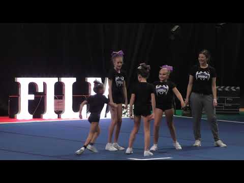 A-STYL Dragons Rockstars Group Stunt Youth max L3 on SCC 2017