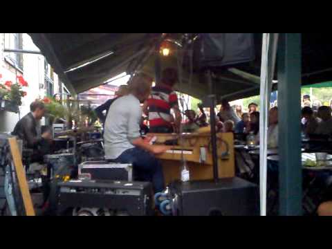 Fox Machine @ Kafé Marmelad 2011 07 21 Pt 4.mp4