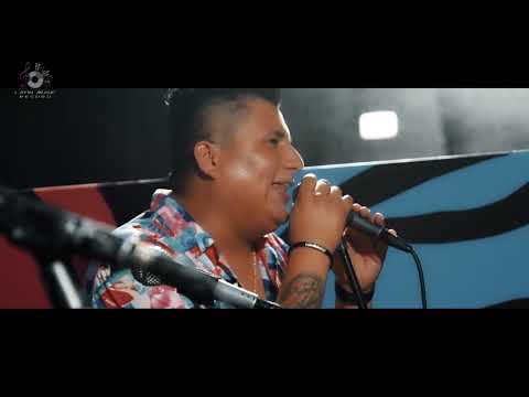 Amor de Chiquillos / Eres mi Amor ( Toño y su Grupo Centella / Concierto en el Taita)