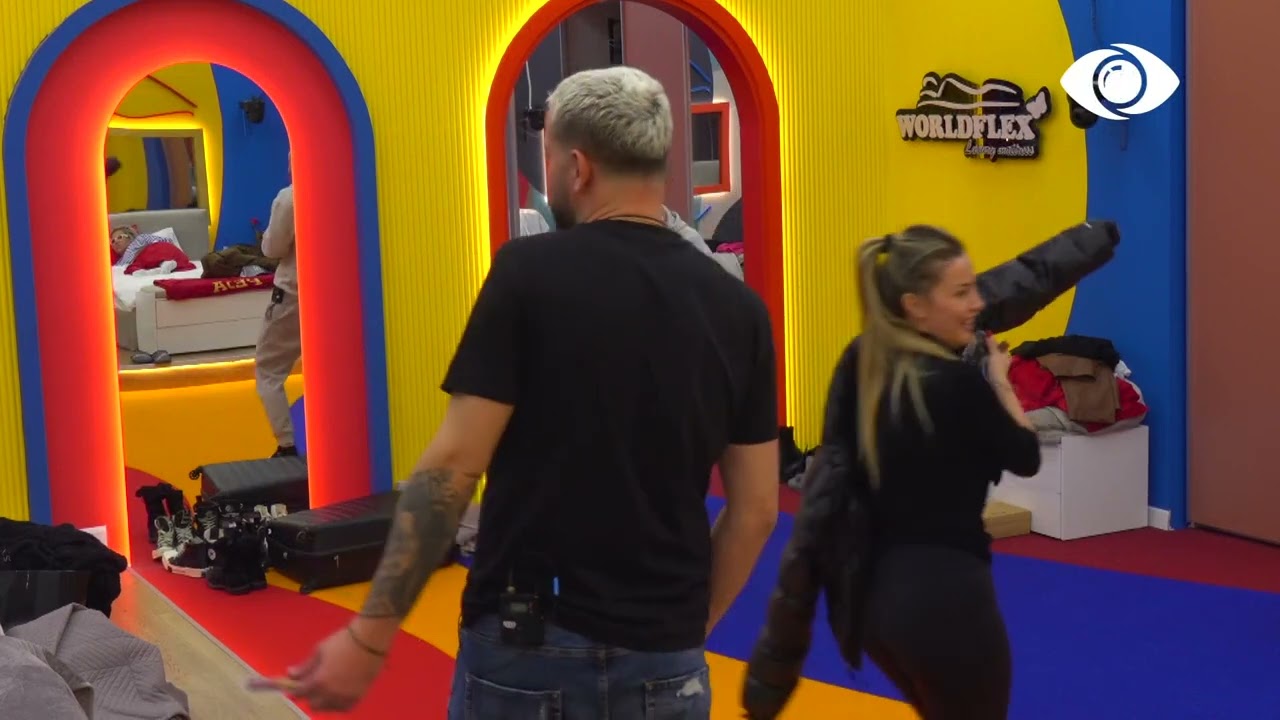 Ata që do hyjnë do vijnë te grupi jonë/ Banorët bisedojnë