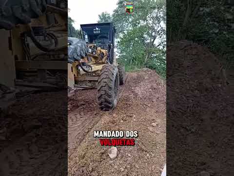 Avanzan labores de mantenimiento vial en Acevedo, Huila