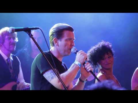 Heroes - Ewan McGregor sings Bowie at the Roxy 2/8/16