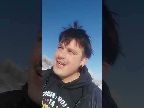 mit Marcell Troyke alias Meister Chili 🌶️ ein kleiner Spaziergang die Ortschaft von Friesenried