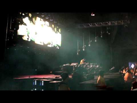 Tiesto - In The Dark @ DC Armory 2011 (HD) 1080