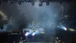 blink 182 - reckless abandon (live travis barker drum solo )