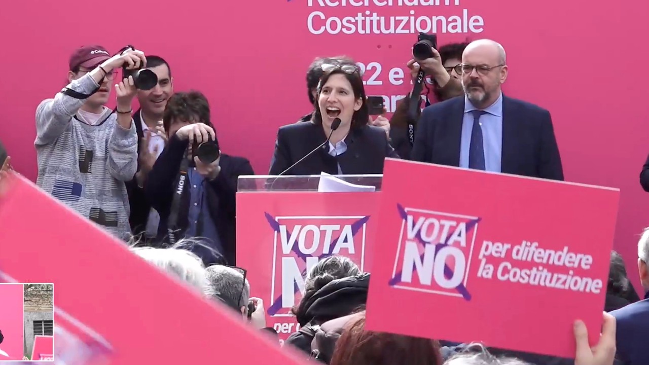 ELLY SCHLEIN IN DIRETTA DA BOLOGNA INTERVIENE ALL'EVENTO: "VOTA NO PER DIFENDERE LA COSTITUZIONE"