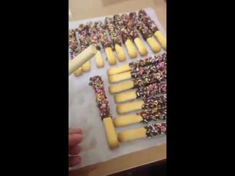 download lagu mp3 mp4 Breadsticks With Chocolate Dip, download lagu Breadsticks With Chocolate Dip gratis, unduh video klip Breadsticks With Chocolate Dip