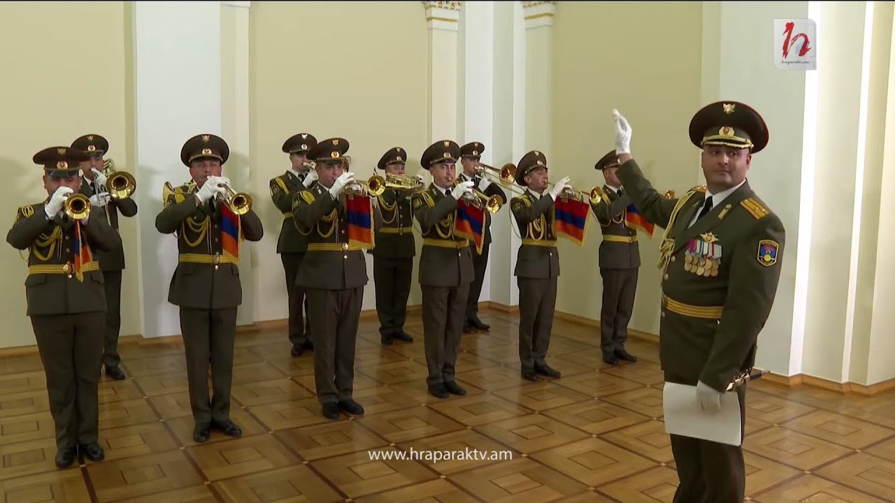 #Ուղիղ. Նիկոլ Փաշինյանը Հանրապետության տոնի առթիվ շքանշաններ է շնորհում