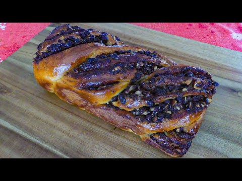 Recette de Babka au chocolat, noisettes et pépites