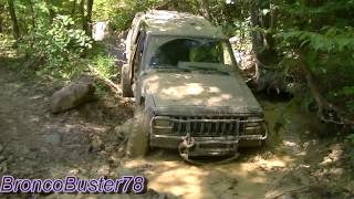 preview picture of video 'Lets get dirty in the XJ Cherokee Jeep'