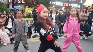 Download lagu 나하은 쏘스페셜  so special  커버댄스 이번엔 셋이서 - 8살 이서윤 (핑크옷) 홍대스파키 mp3