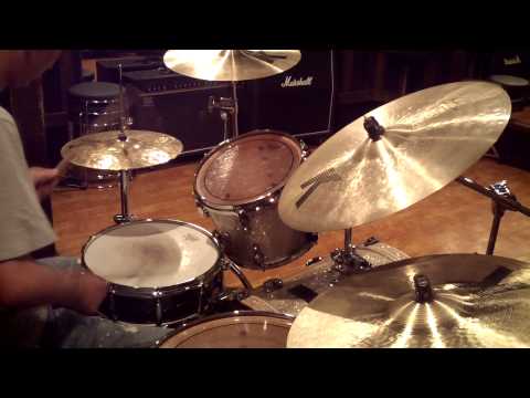 6 Stroke Roll Lick ( Vinnie Colaiuta Style ) - Drum Lesson #3