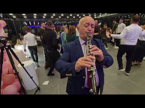 MARTIN MERA XHELO VASIARI LIVE 