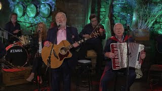 Foster &amp; Allen - An Irish Heart [Official Video]