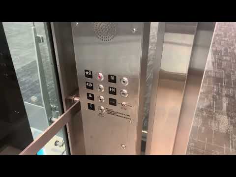 MEI Hydraulic Glass Elevator @ Concourse A - Charlotte Douglas International Airport, Charlotte, NC